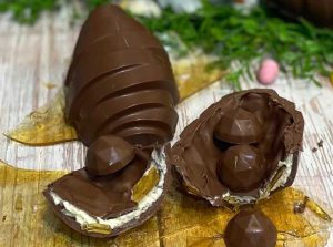 Ovo Recheado de Creme Brulée