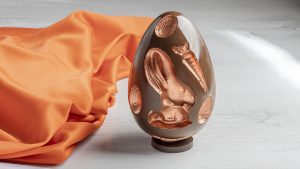 Ovo de Chocolate Intenso com Baixo-Relevo Brilhante