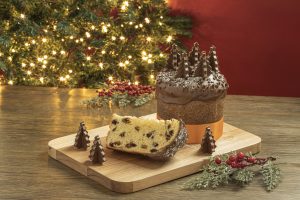 Chocotone Decorado com Pinheiros de Chocolate